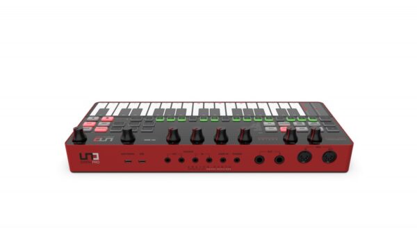 IK Multimedia UNO Synth