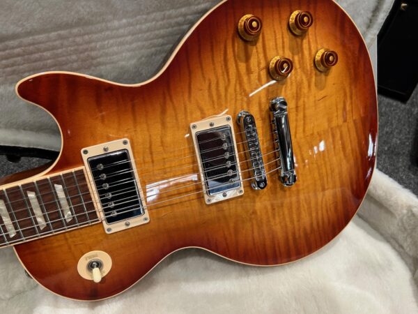 Gibson Les Paul Standard Plus - Honeyburst (2013) - Image 2