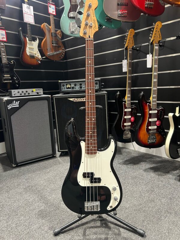 Fender Player Precision Bass with SKB-4 Hard Case